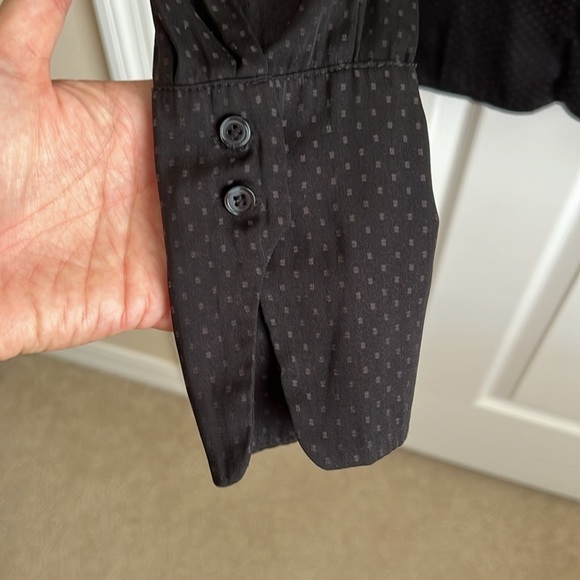 H‎ & M long sleeve black dotted blouse size 6 - Picture 7 of 10